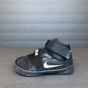 Nike LeBron soldier 9